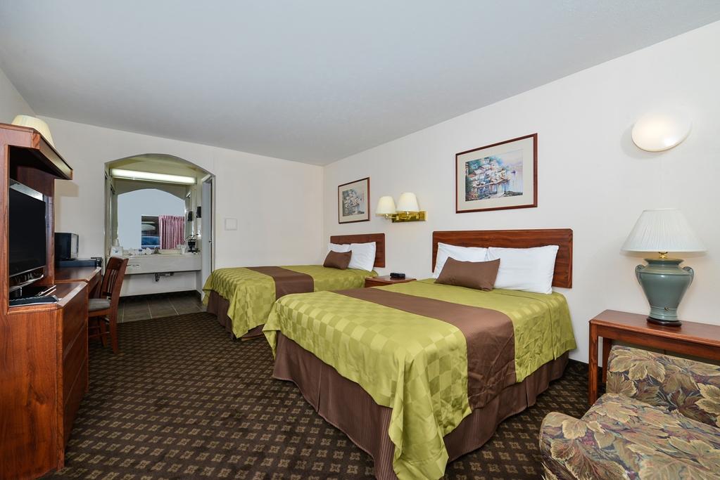 Motel Americas Value & 2*